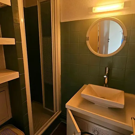 2 Pieces Avec Piscine A 5 Min De La De Pontaillac, Parking Residentiel, Balcon Ferme - Fr-1-550-81 *