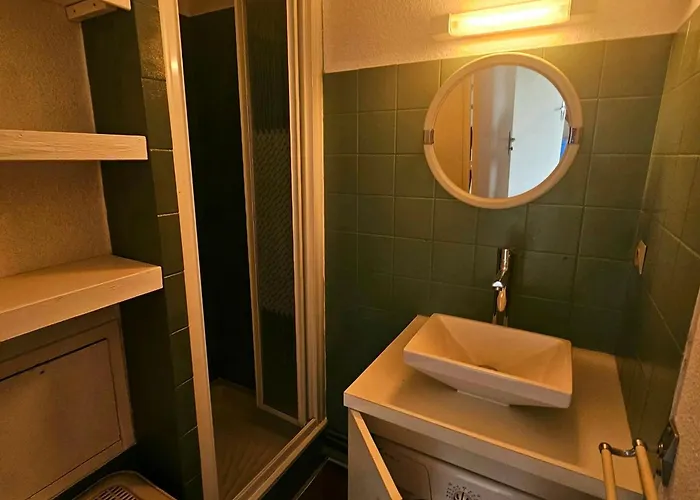 2 Pieces Avec Piscine A 5 Min De La De Pontaillac, Parking Residentiel, Balcon Ferme - Fr-1-550-81 *