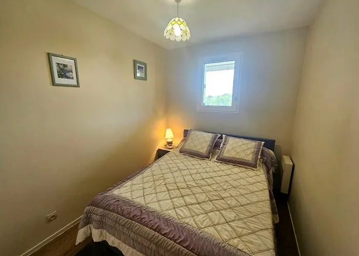 2 Pieces Avec Piscine A 5 Min De La De Pontaillac, Parking Residentiel, Balcon Ferme - Fr-1-550-81